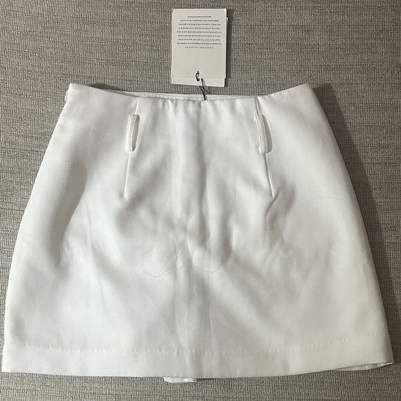 DISSH Elegant White Skort - Picture 7 of 7